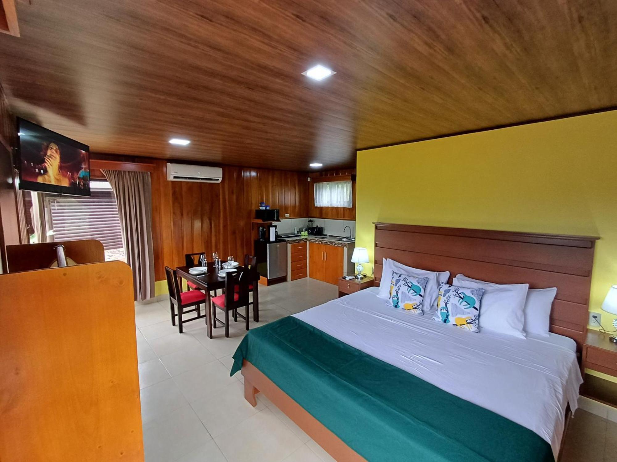 Suenos Del Arenal Lodge *